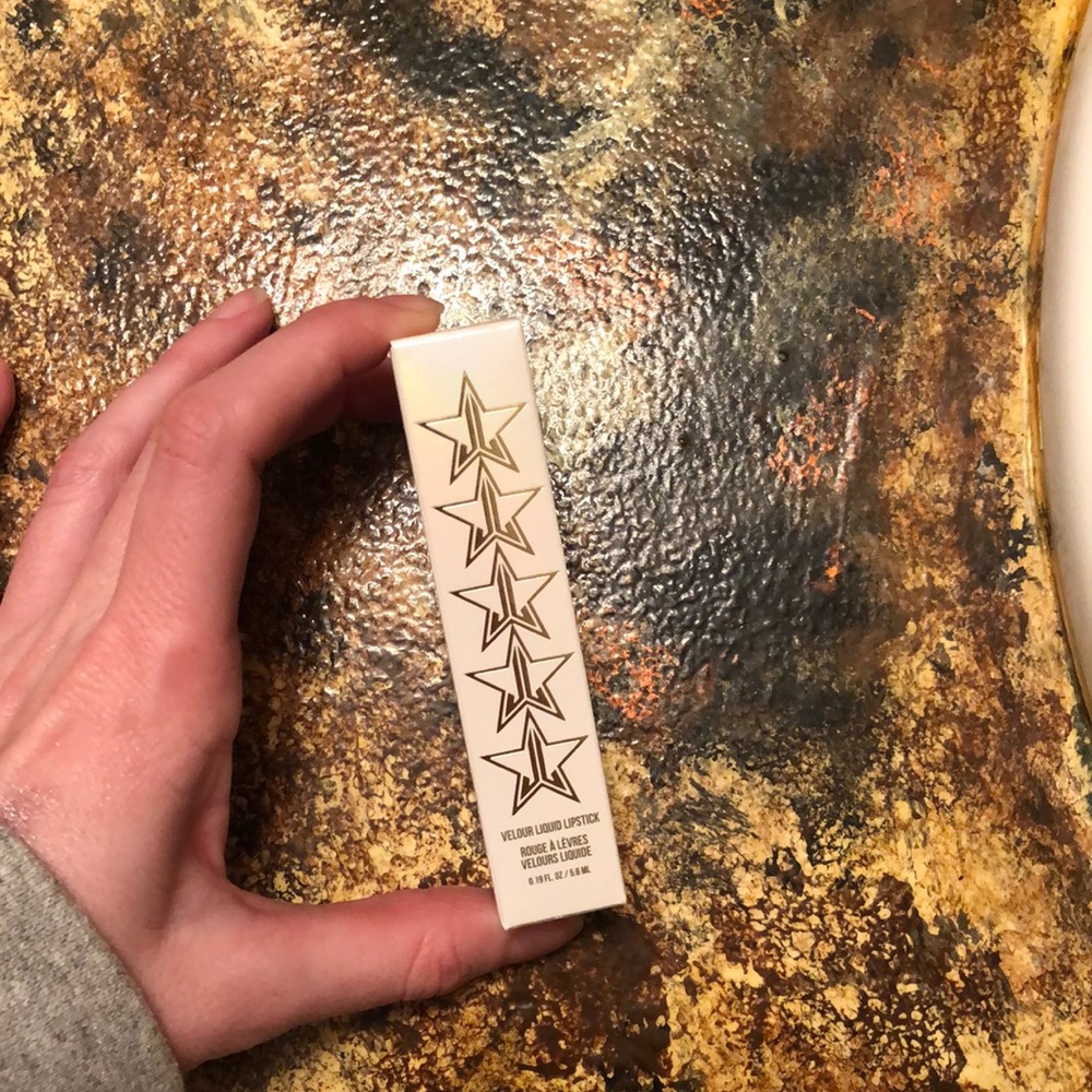Jeffree Star velour liquid lipstick nude color